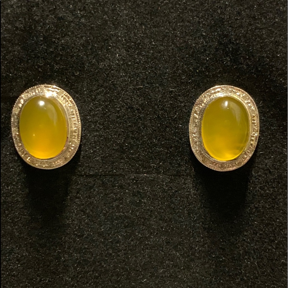 Beautiful Yellow Agate/Diamond 18k White gold Earrings 4.8 grams tw